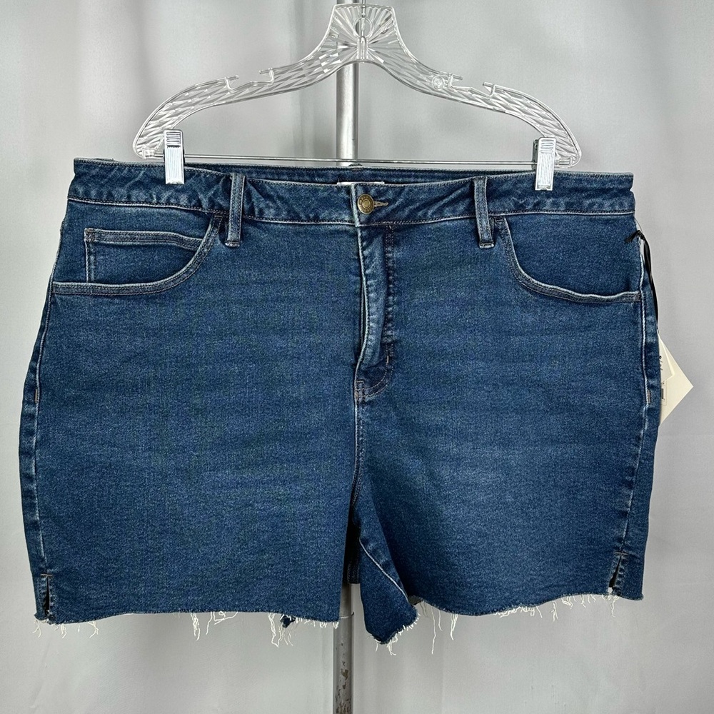 Ava & Viv Women's Hi Rise Slim Fit Midi Denim Shorts 5" Inseam Plus Sz 20 22 24